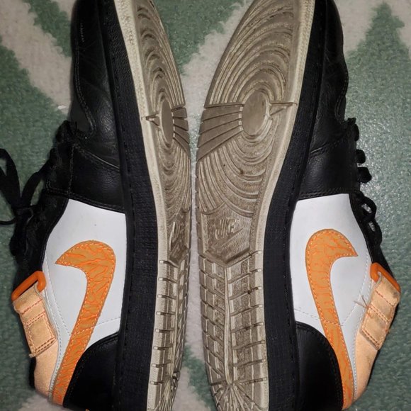 Nike Air Jordan Tennis Shoes, Size 11.5 - Picture 3 of 4